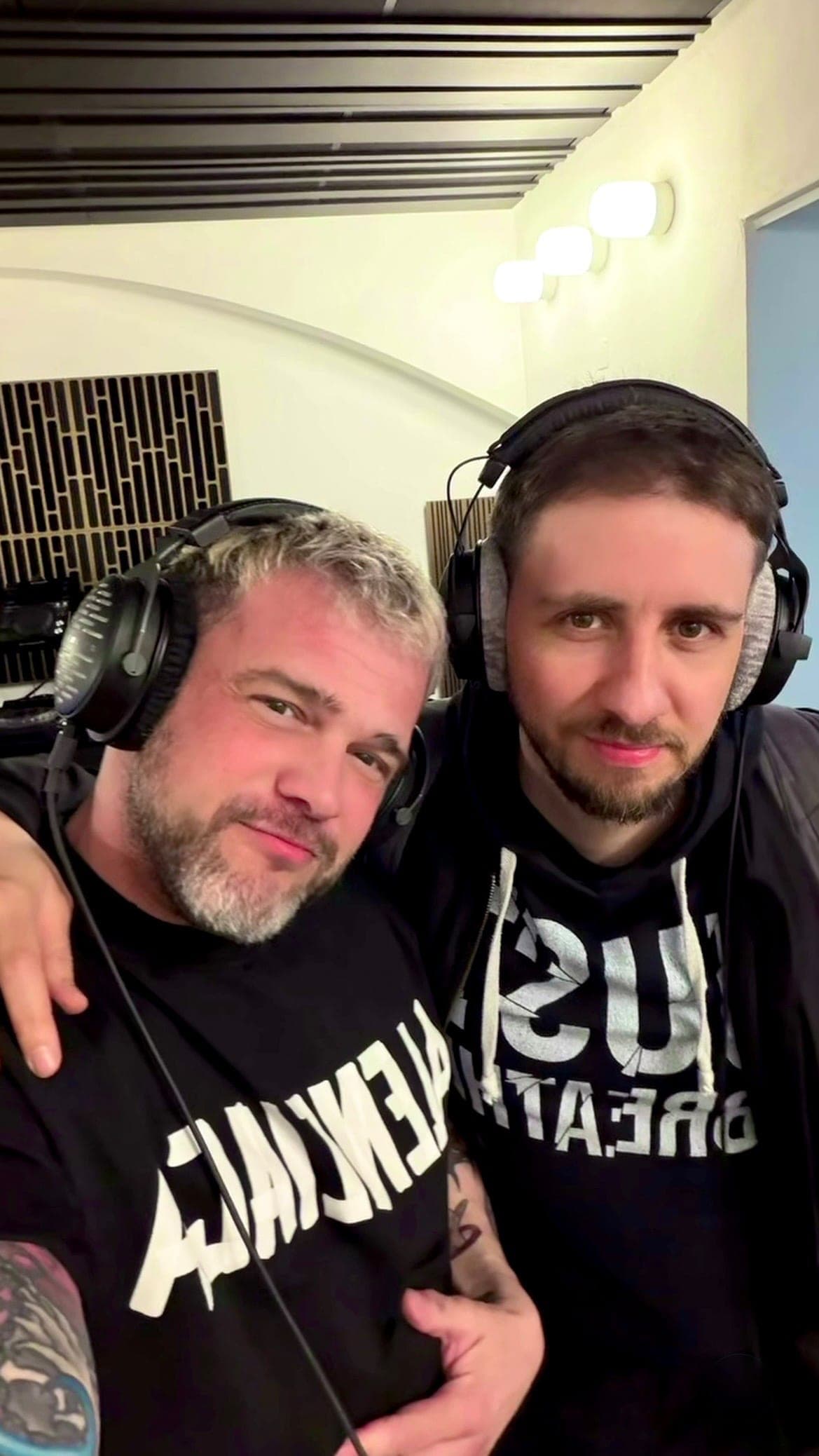 Gerald VDH and Gregor Schmidinger with headphones recording the podcast in the studio.